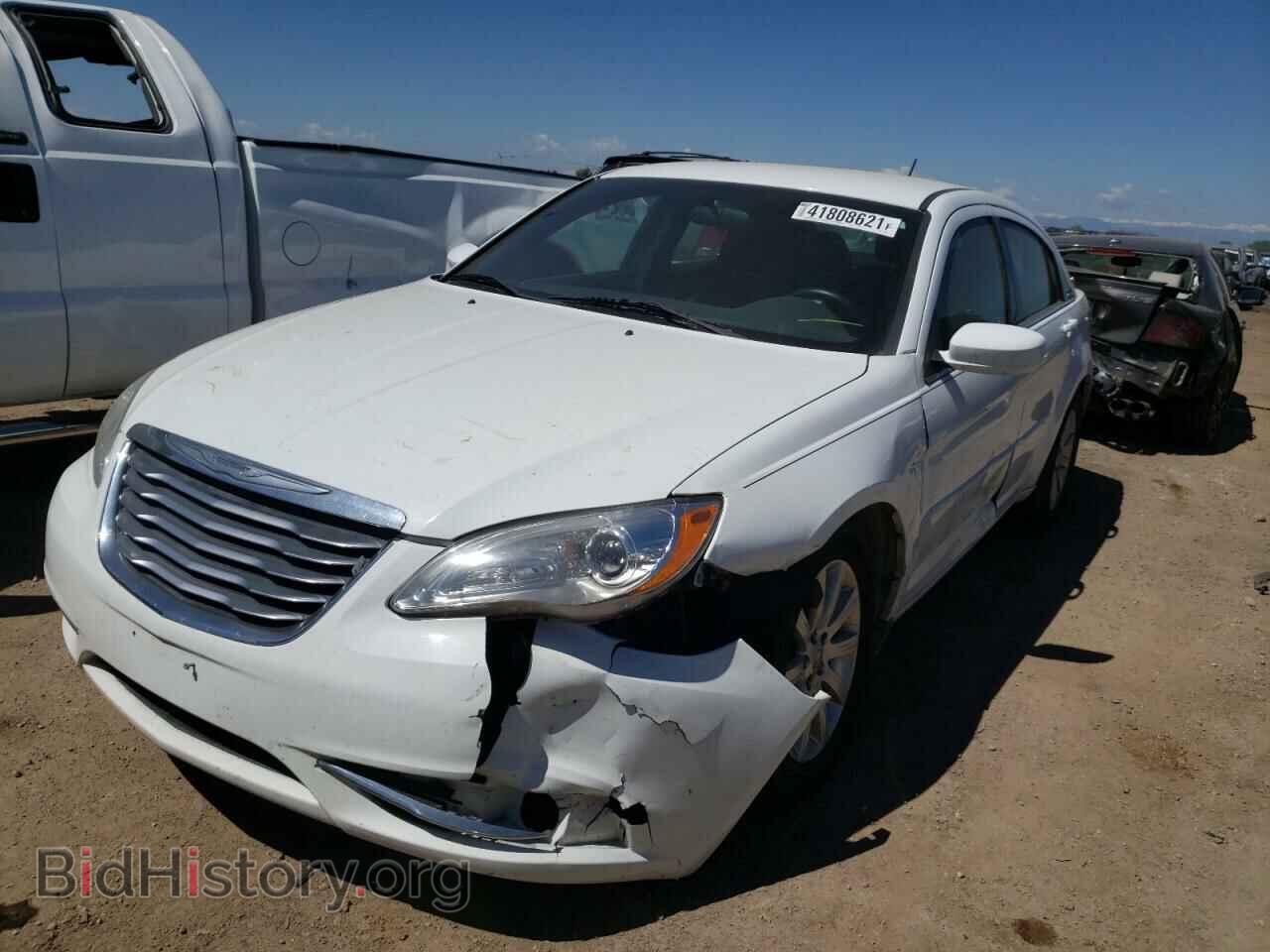 2011 CHRYSLER 200 - VIN: 1C3BC1FG4BN617468 - Фото 2