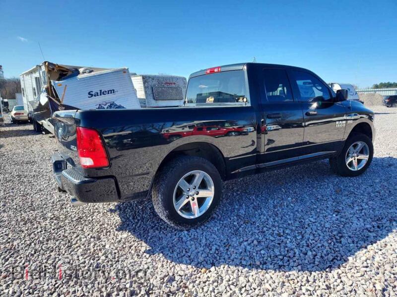 2017 RAM 1500 (VIN 1C6RR7FT3HS779327) — фото 3 из 12