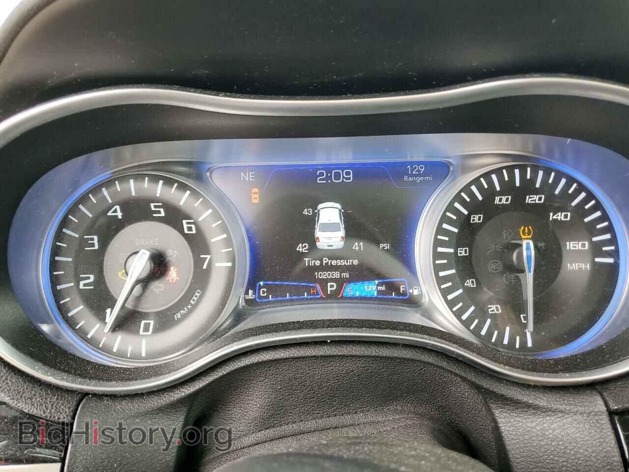 2019 CHRYSLER 300 - VIN: 2C3CCABG1KH624641 - Фото 9