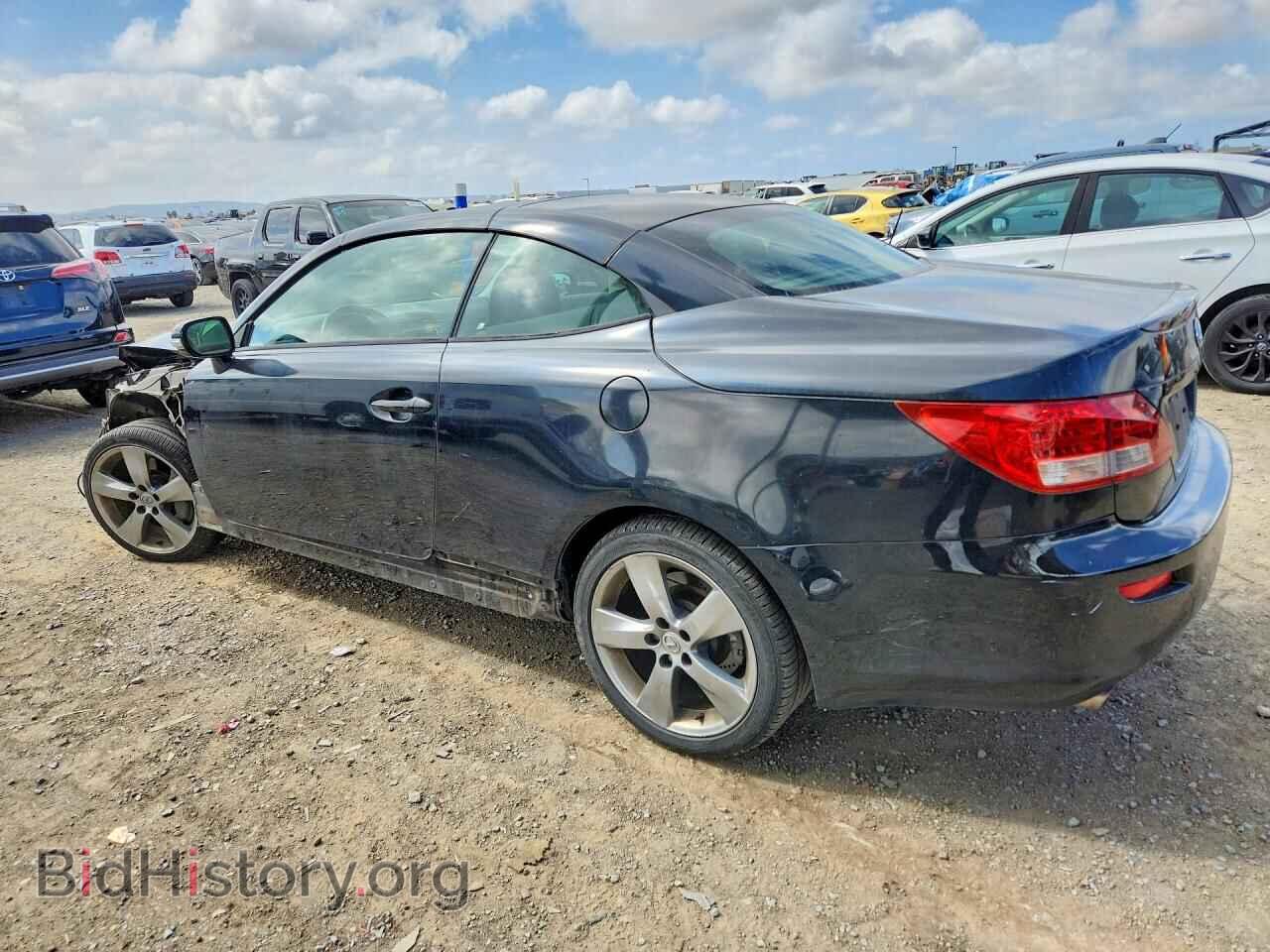 2011 LEXUS IS - VIN: JTHFE2C24B2505923 - Photo 2