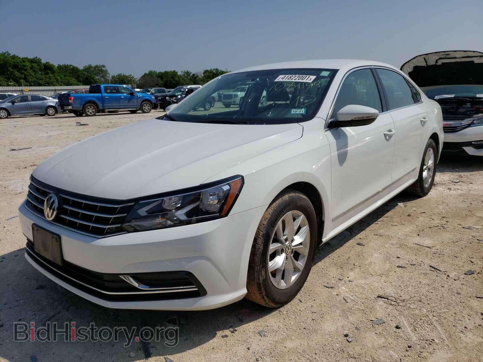 2017 VOLKSWAGEN PASSAT - VIN: 1VWAT7A3XHC084199 - Фото 2