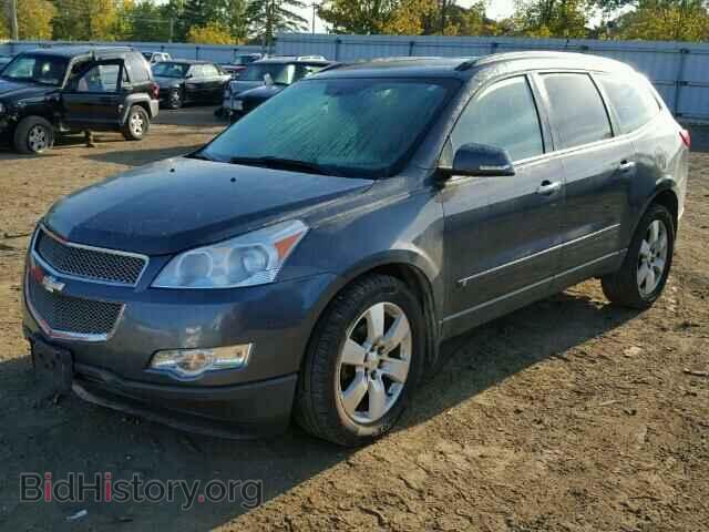2009 CHEVROLET TRAVERSE - VIN: 1GNEV33DX9S109601 - Фото 2