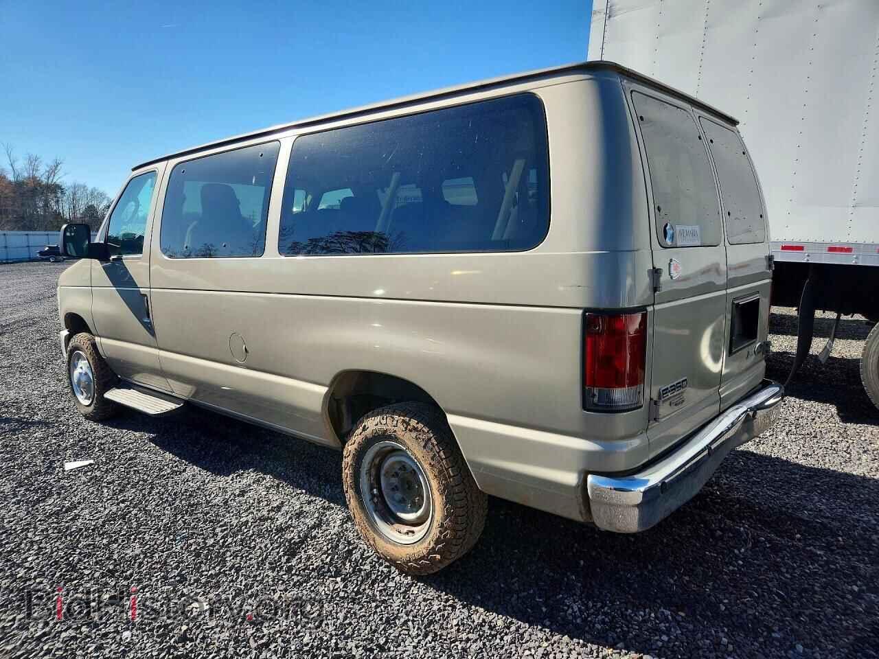 2011 FORD ECONOLINE - VIN: 1FBNE3BL6BDB03388 - Photo 2