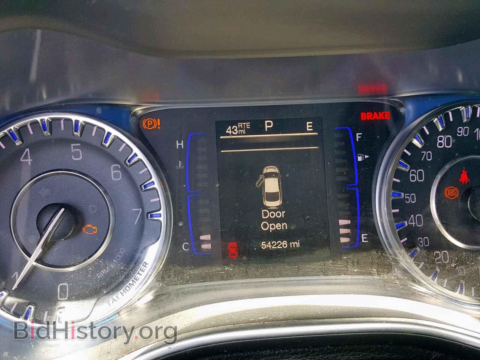 2016 CHRYSLER 200 - VIN: 1C3CCCAB9GN151037 - Фото 8