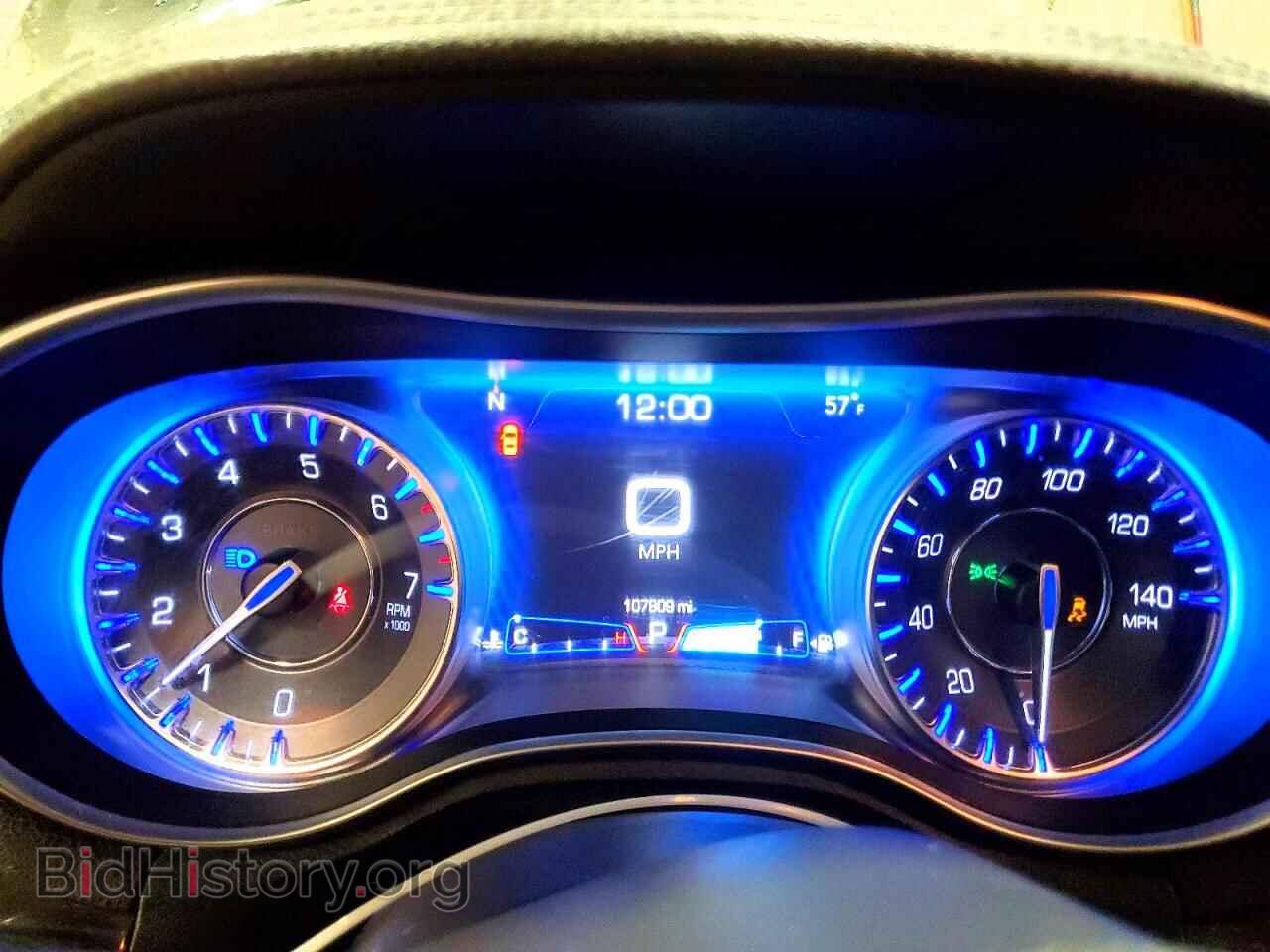2016 CHRYSLER 300 - VIN: 2C3CCAAG8GH207686 - Фото 9