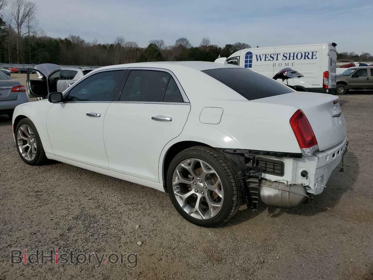2019 CHRYSLER 300 - VIN: 2C3CCAPT7KH582711 - Фото 2