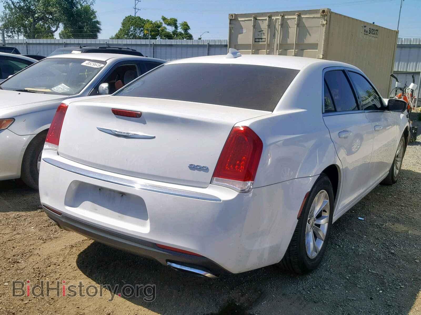 2015 CHRYSLER 300 - VIN: 2C3CCAAG6FH842002 - Фото 4