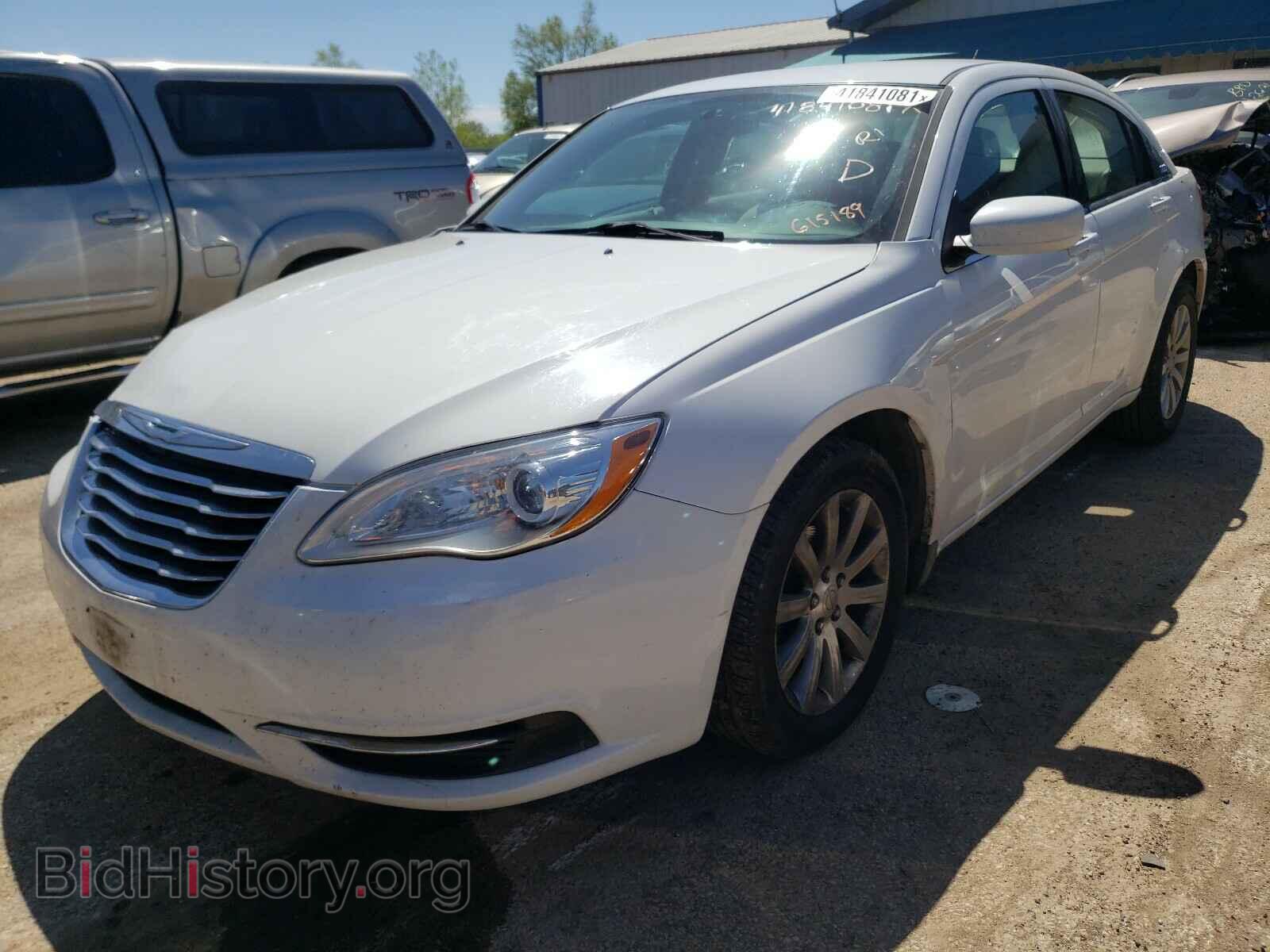2013 CHRYSLER 200 - VIN: 1C3CCBBB2DN615189 - Фото 2