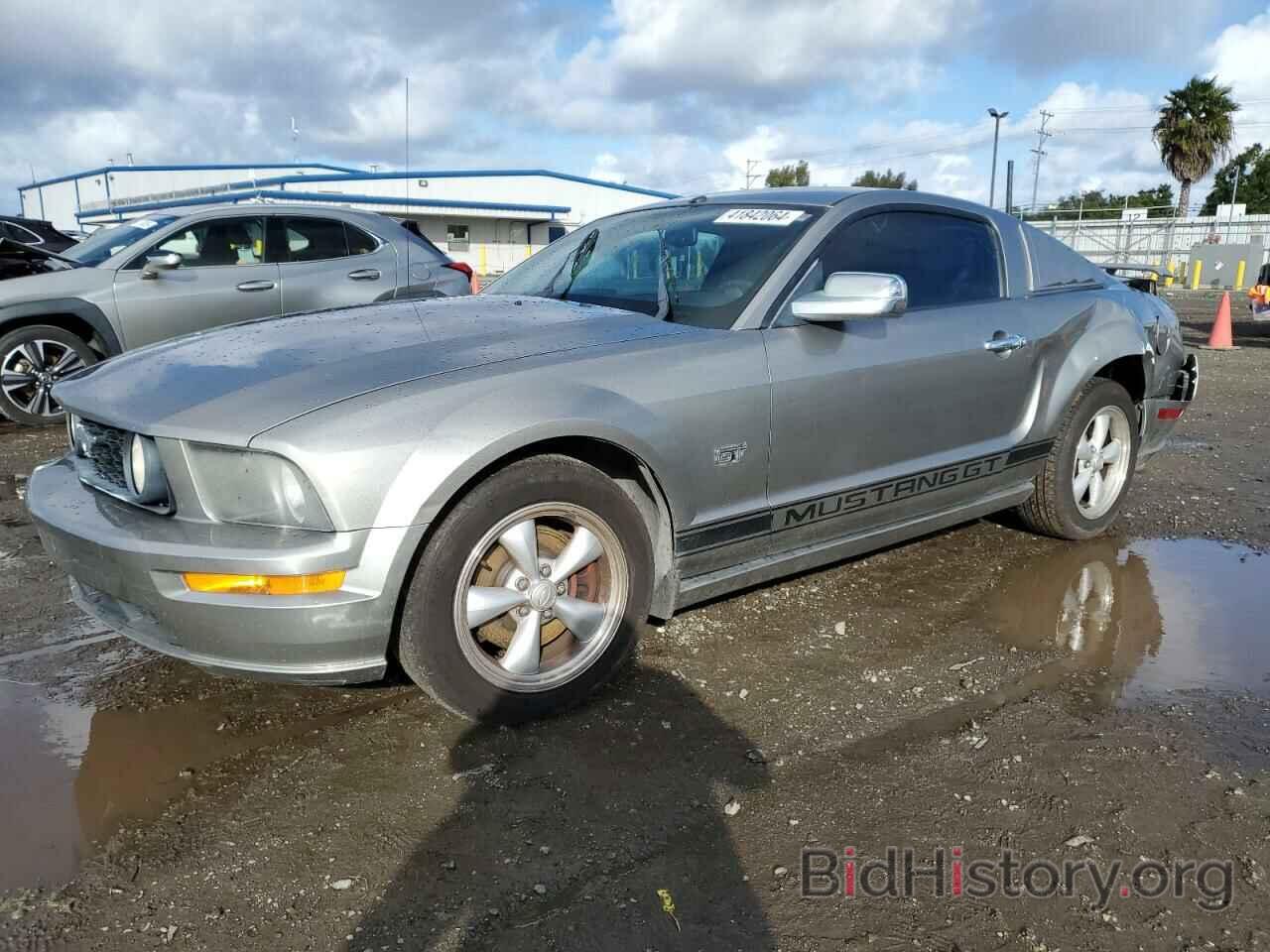 Photo 1ZVHT82H585106208 - FORD MUSTANG 2008