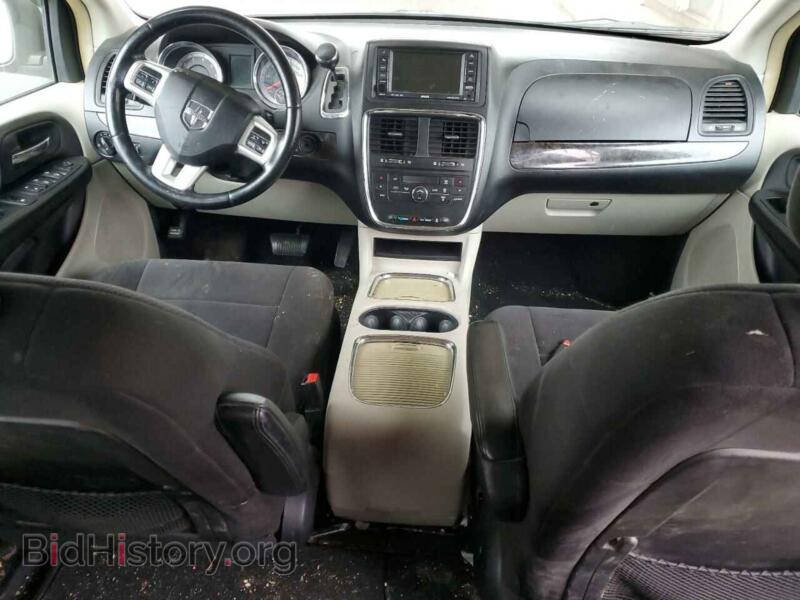 2011 Dodge CARAVAN (VIN 2D4RN5DG6BR678664) — photo 8 of 12