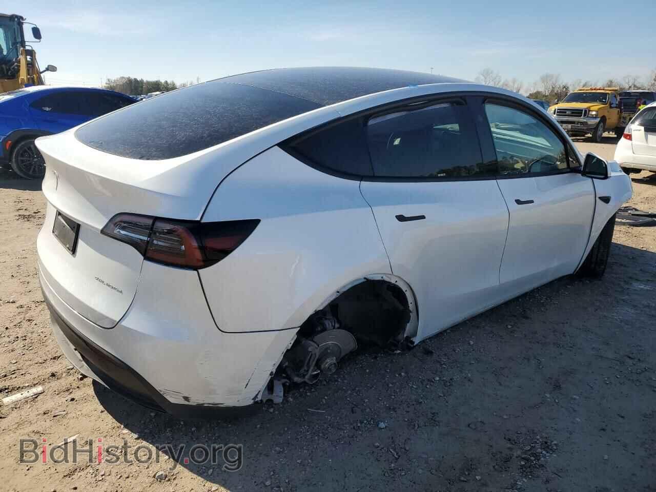 2024 TESLA MODEL Y - VIN: 7SAYGDEE5RA295718 - Фото 3