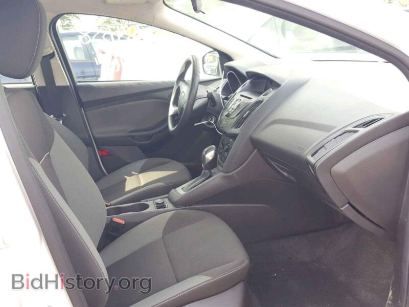2012 Ford FOCUS (VIN 1FAHP3E20CL299301) — фото 5 из 10