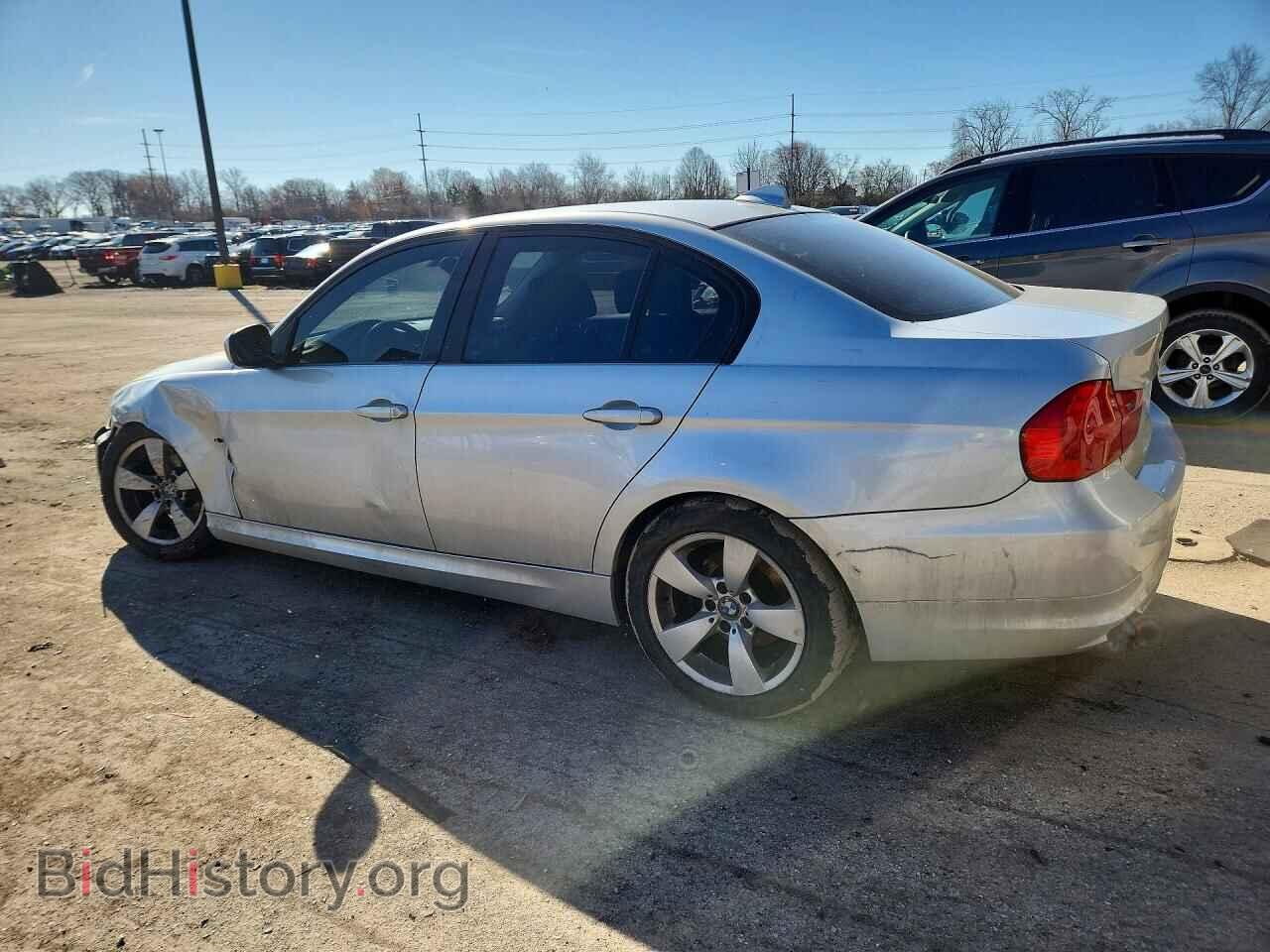2009 BMW 328 - VIN: WBAPH775X9NM47451 - Фото 2