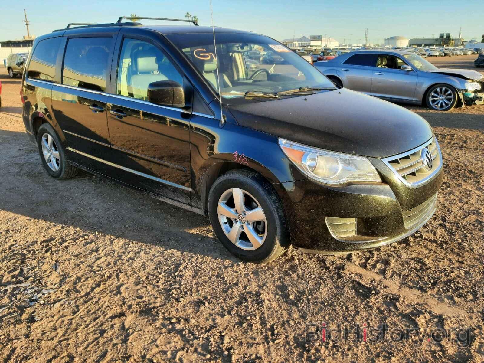 Photo 2V4RW3DG1BR670606 - VOLKSWAGEN ROUTAN 2011