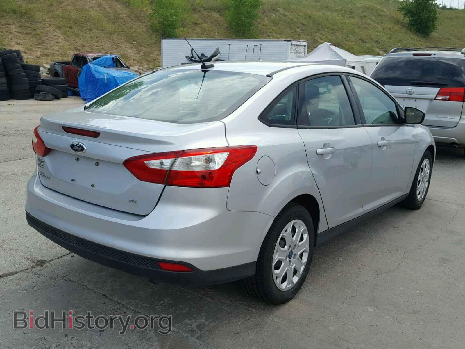2012 Ford FOCUS (VIN 1FAHP3F25CL215357) — фото 4 из 10