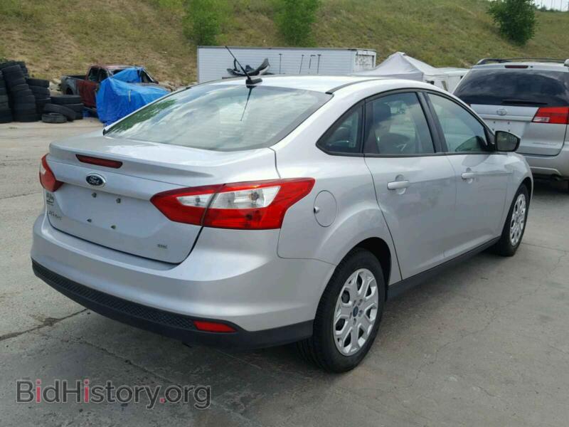 2012 Ford FOCUS (VIN 1FAHP3F25CL215357) — фото 4 из 10