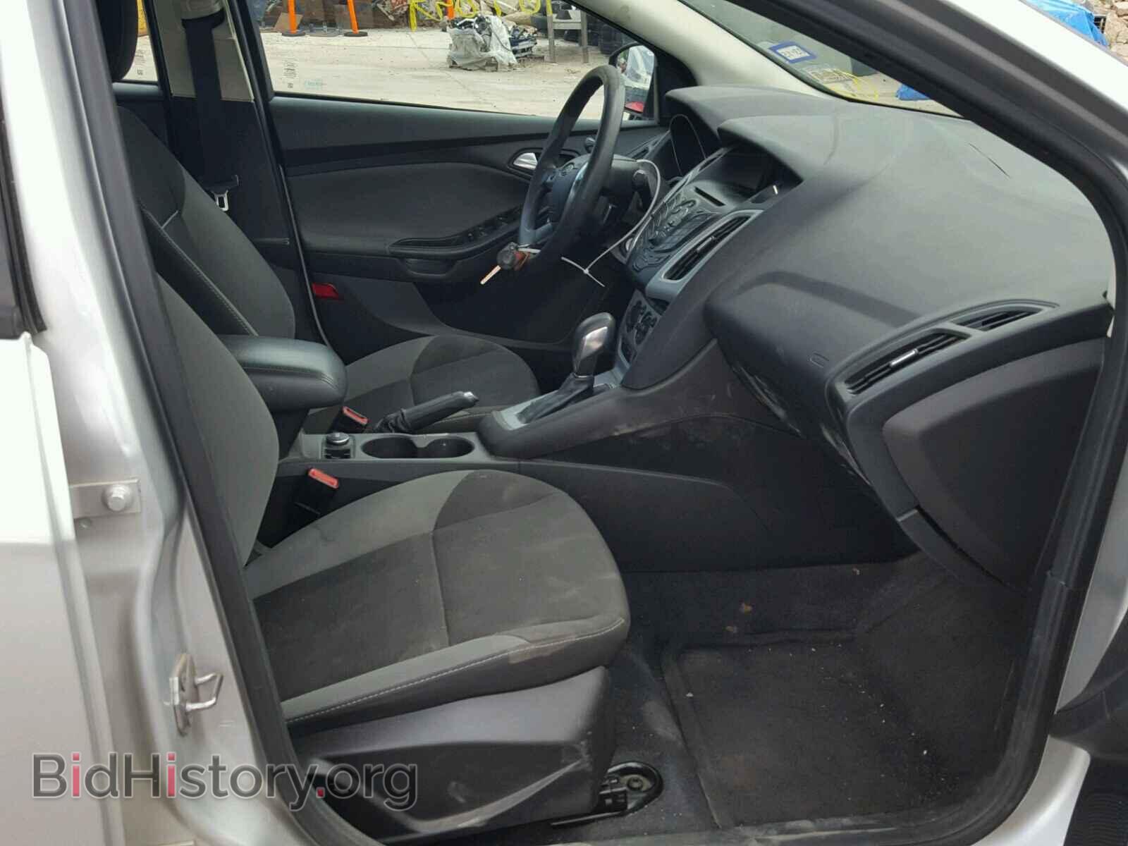 2012 Ford FOCUS (VIN 1FAHP3F25CL215357) — фото 5 из 10