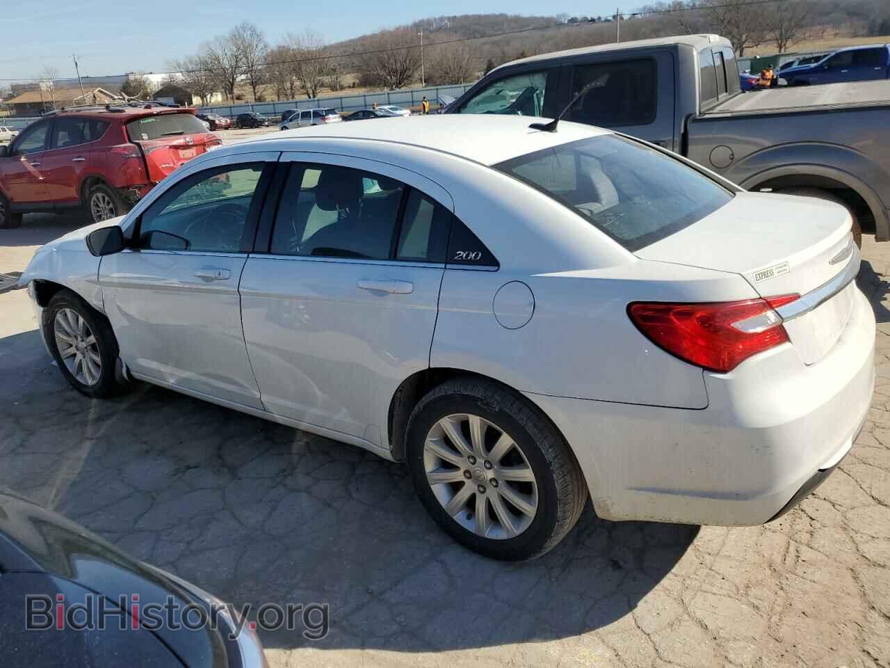2013 CHRYSLER 200 - VIN: 1C3CCBBB1DN696010 - Photo 2