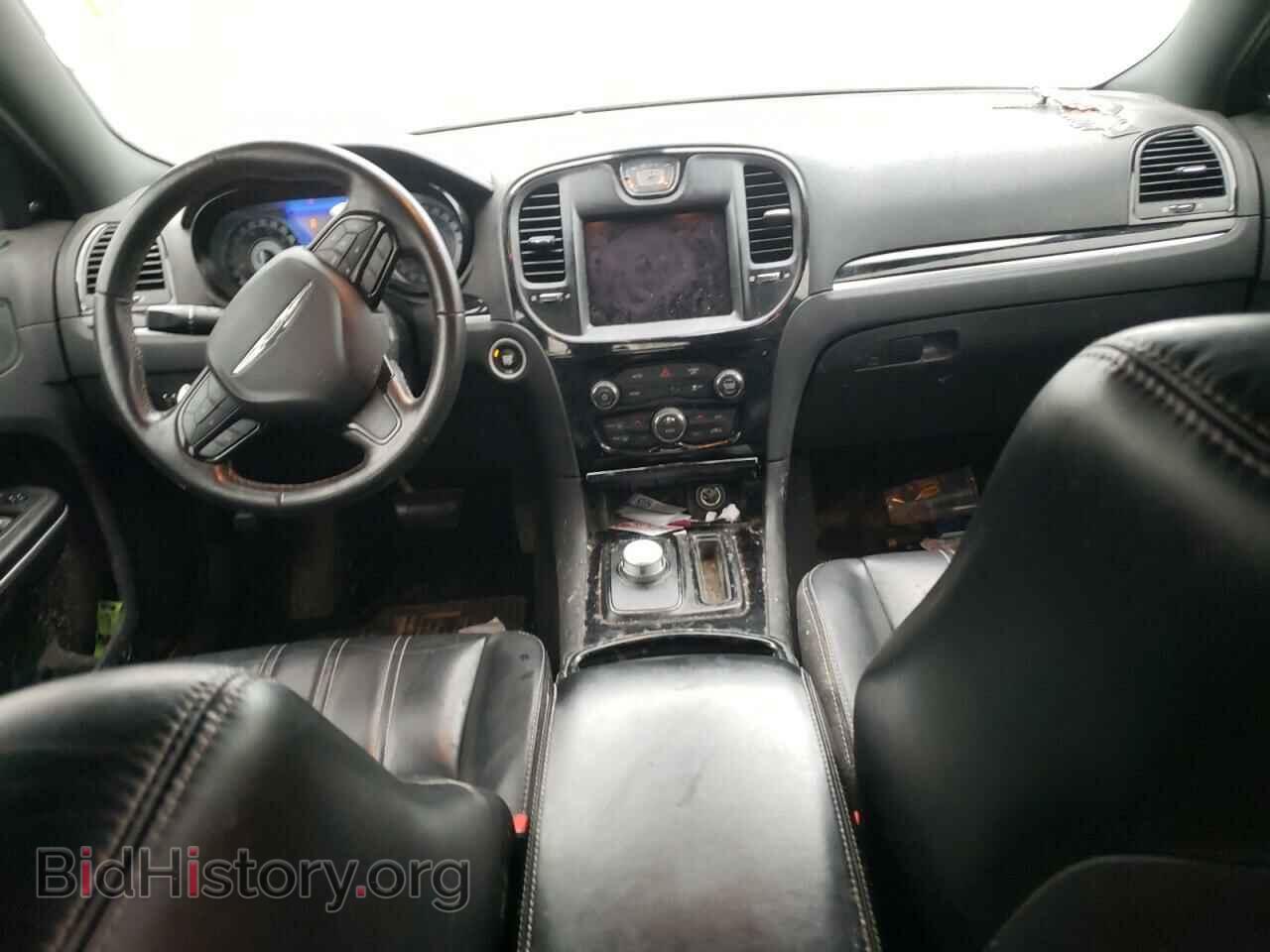 2019 CHRYSLER 300 - VIN: 2C3CCABG2KH682810 - Фото 8