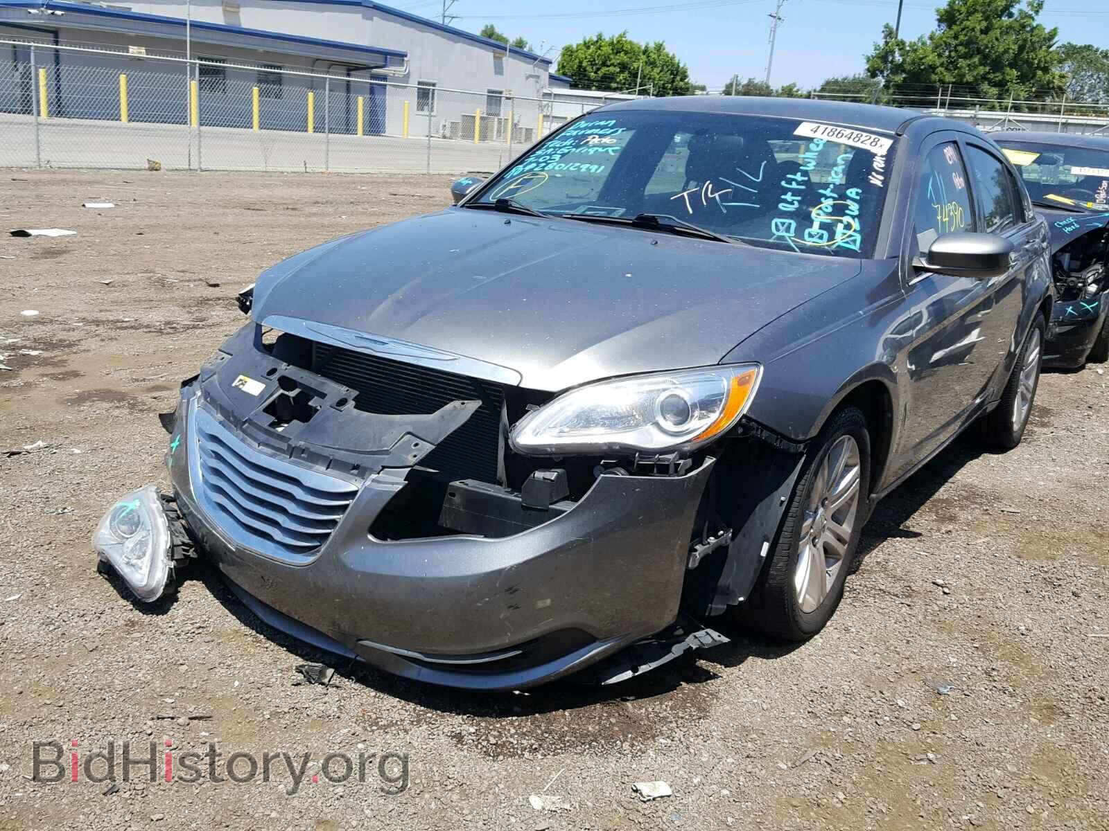 2013 CHRYSLER 200 - VIN: 1C3CCBAB3DN762820 - Photo 2