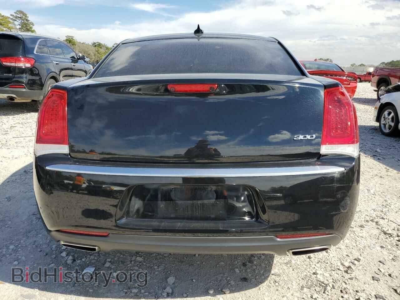 2019 CHRYSLER 300 - VIN: 2C3CCAAG8KH602332 - Фото 6