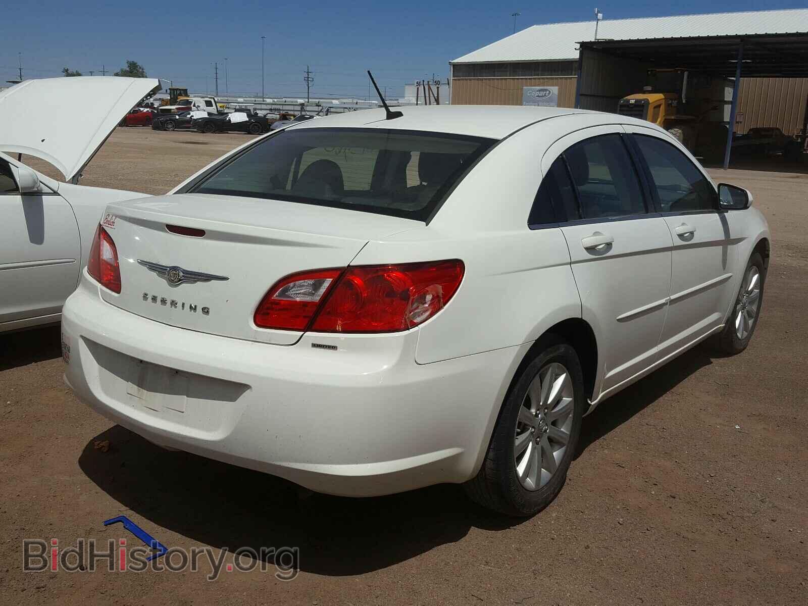 2010 CHRYSLER SEBRING - VIN: 1C3CC5FD1AN190850 - Фото 4