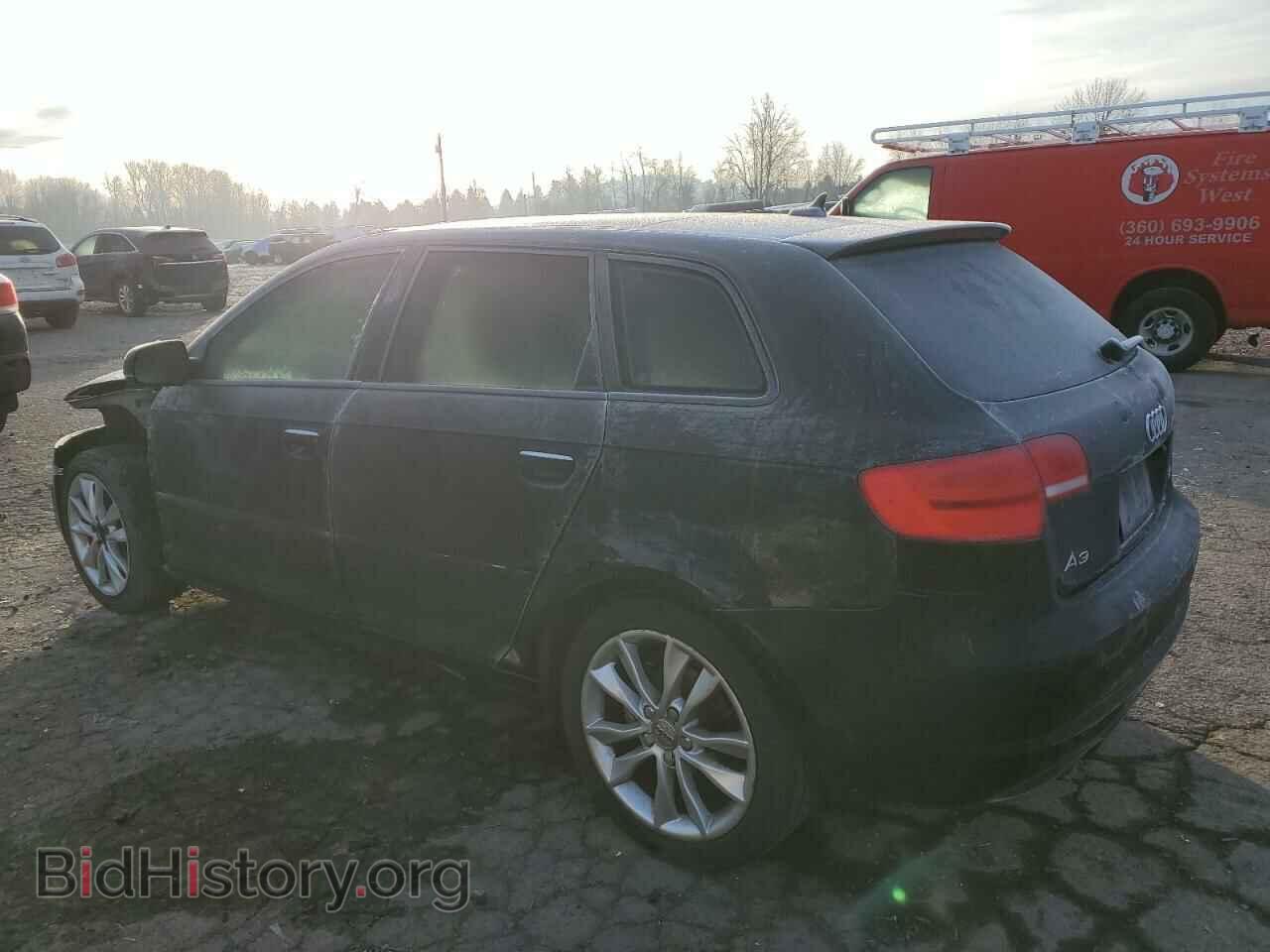 2011 AUDI A3 - VIN: WAUBJAFM8BA021078 - Photo 2