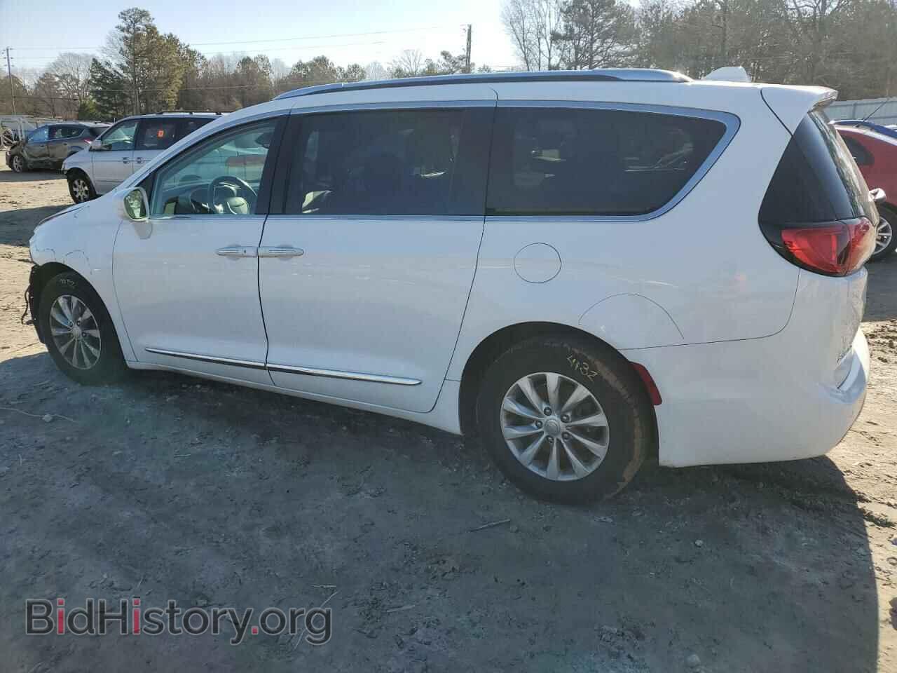 2019 CHRYSLER PACIFICA - VIN: 2C4RC1BG4KR554472 - Фото 2