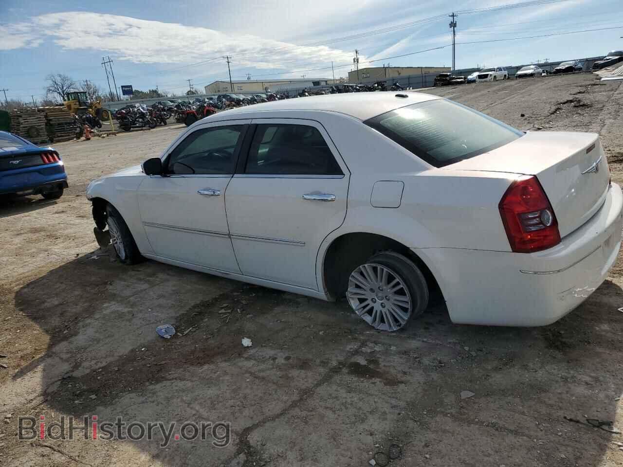 2010 CHRYSLER 300 - VIN: 2C3CA5CV6AH160948 - Фото 2