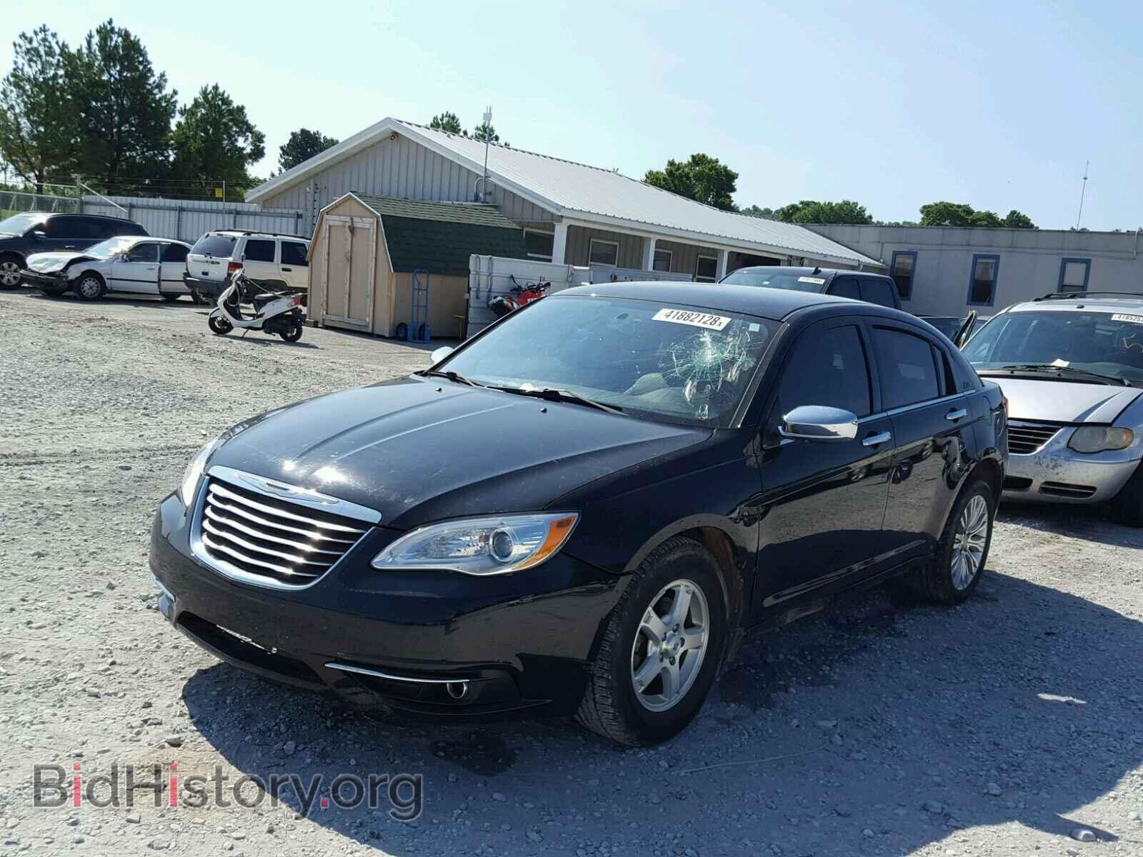 2011 CHRYSLER 200 - VIN: 1C3BC2FB3BN610375 - Фото 2