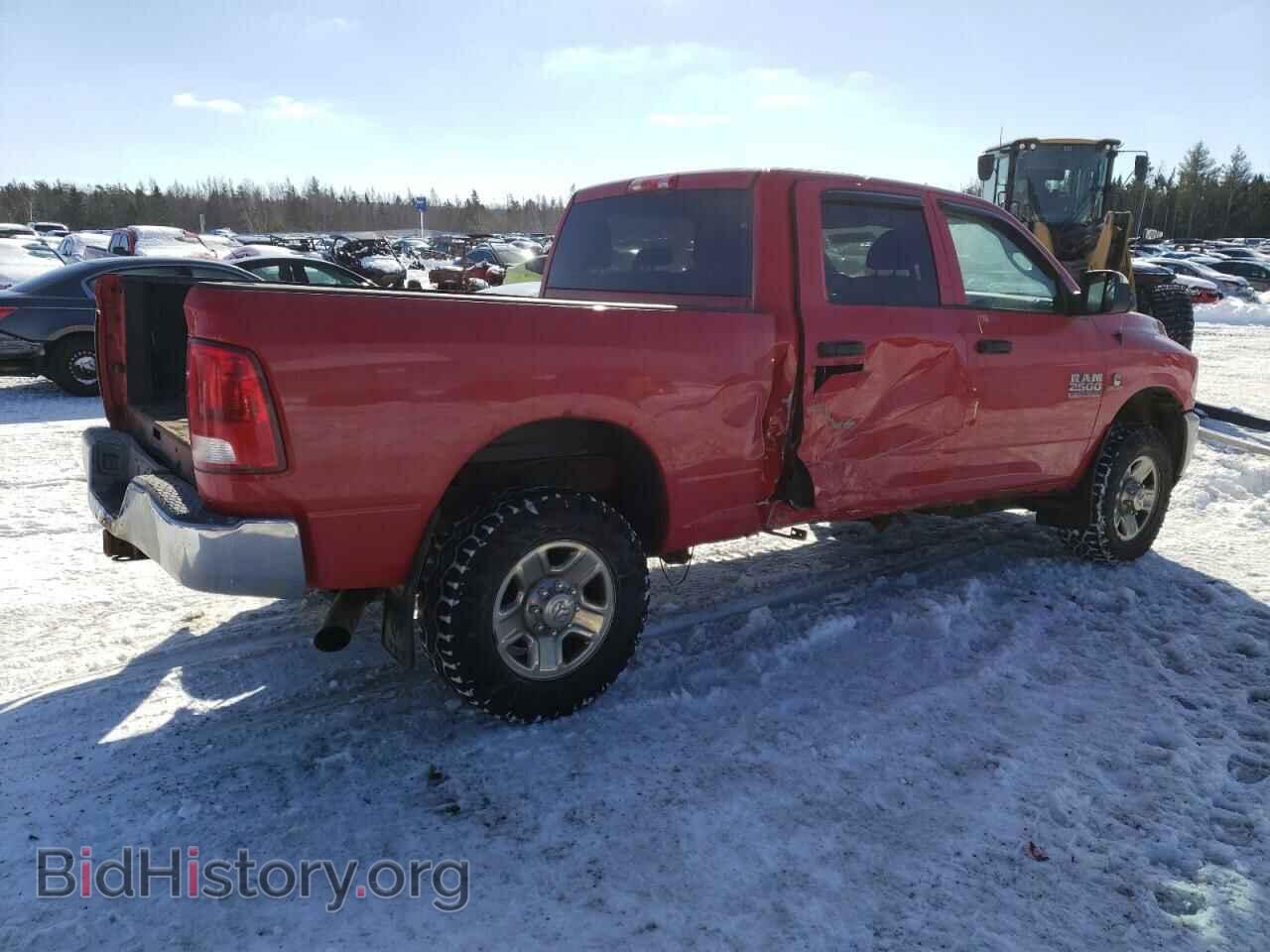 2015 RAM All Models - VIN: 3C6UR5CL8FG563674 - Photo 3