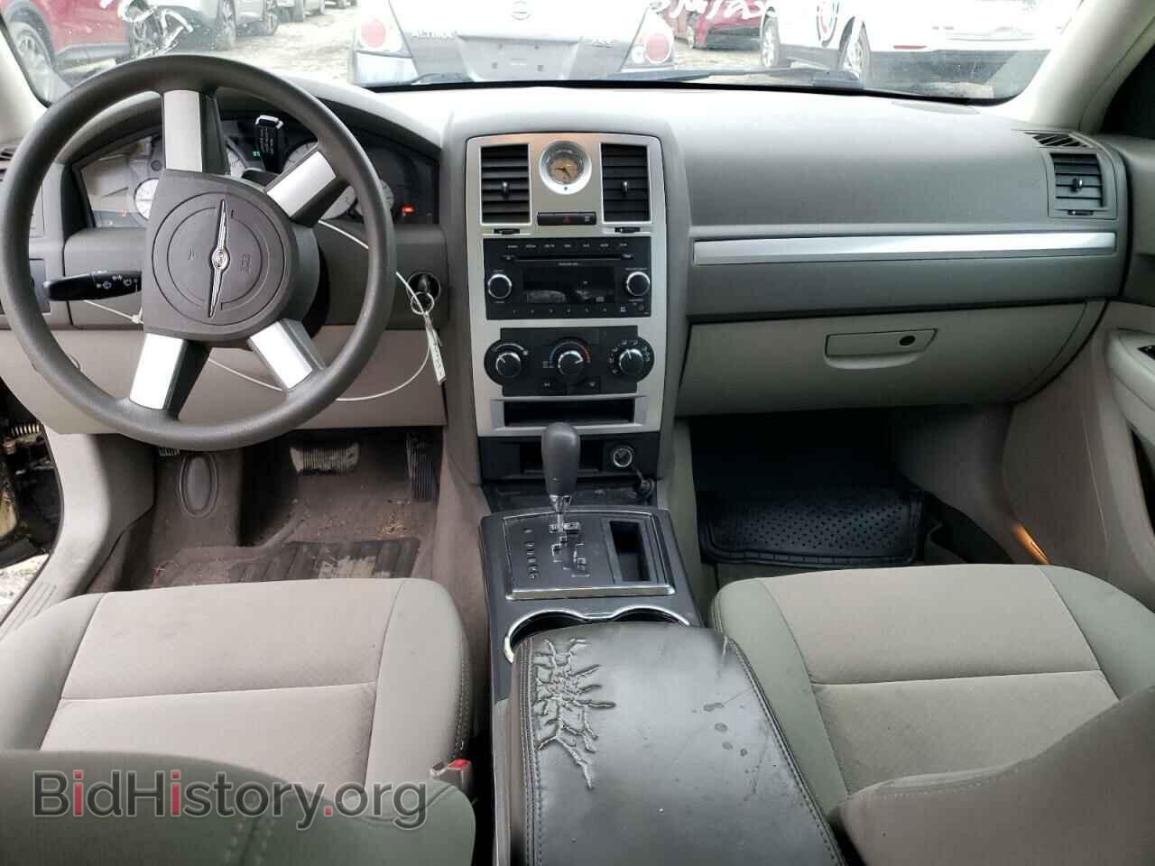 2010 CHRYSLER 300 - VIN: 2C3CA4CD2AH148636 - Фото 8