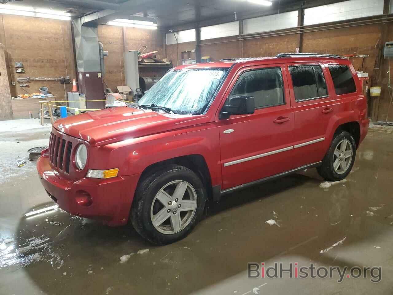 Photo 1J4NF1GB3AD642993 - JEEP PATRIOT 2010