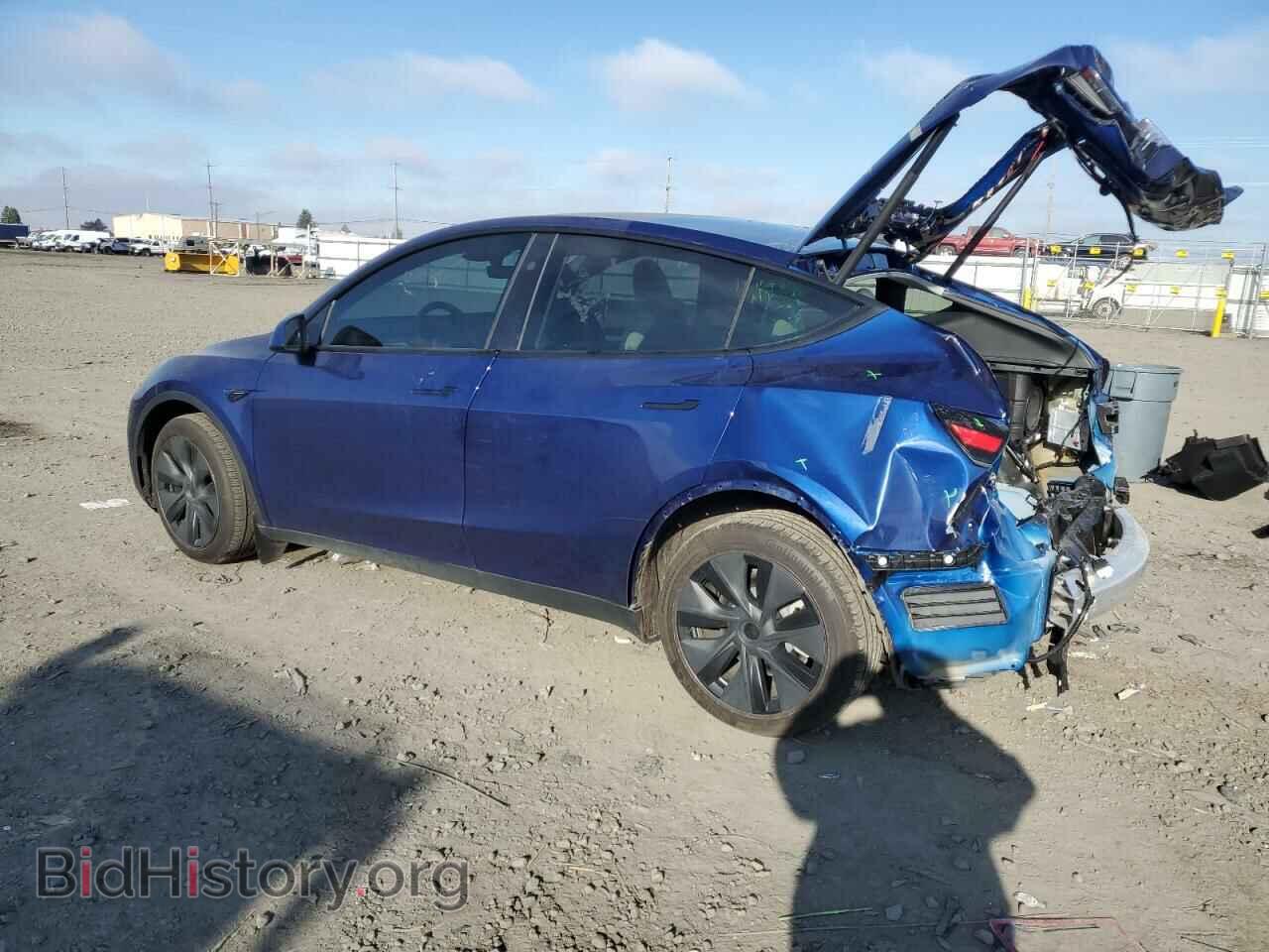 2024 TESLA MODEL Y - VIN: 7SAYGDEE2RF127361 - Photo 2