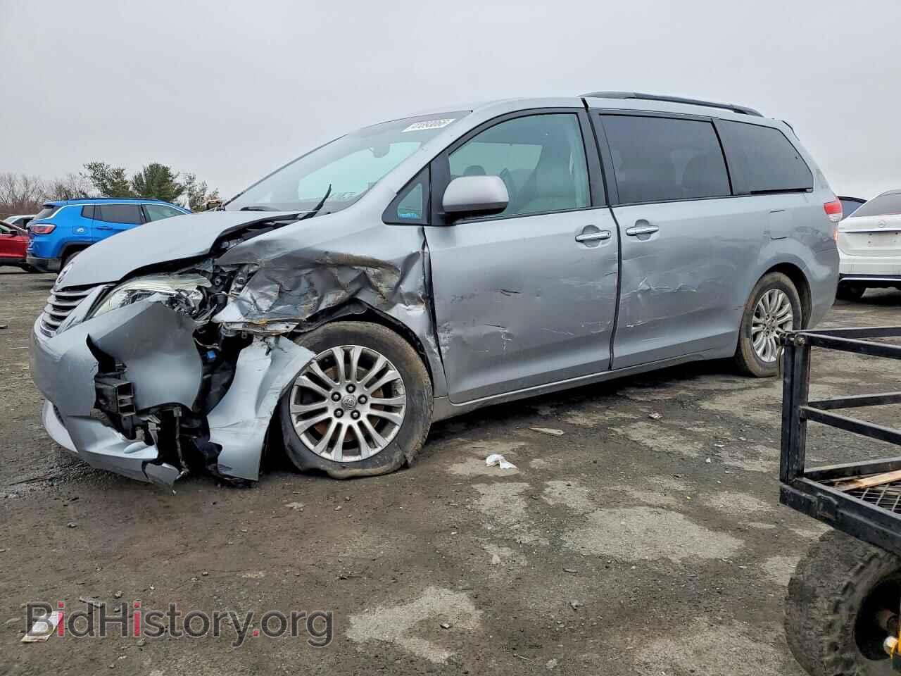 Фотография 5TDYK3DC7BS136452 - TOYOTA SIENNA 2011