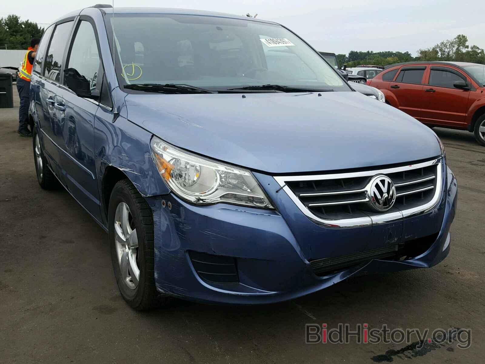 Photo 2V4RW3DGXBR767156 - VOLKSWAGEN ROUTAN 2011