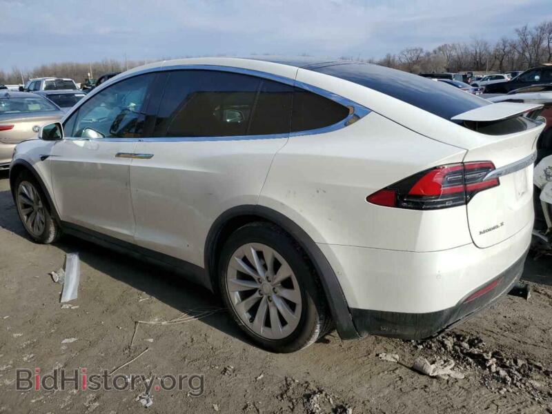 2017 Tesla MODEL X (VIN 5YJXCAE20HF068009) — фото 2 из 13