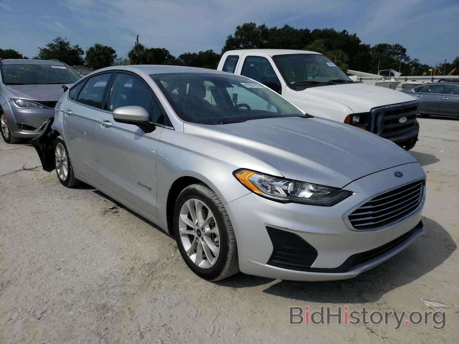 Photo 3FA6P0LU2KR188128 - FORD FUSION 2019