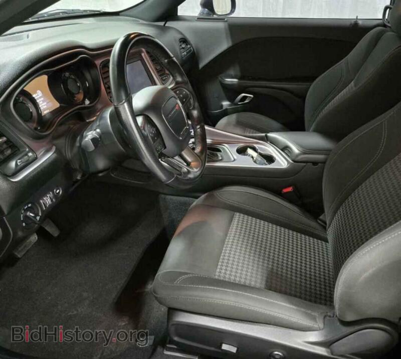 2019 Dodge CHALLENGER (VIN 2C3CDZAGXKH621038) — photo 9 of 10