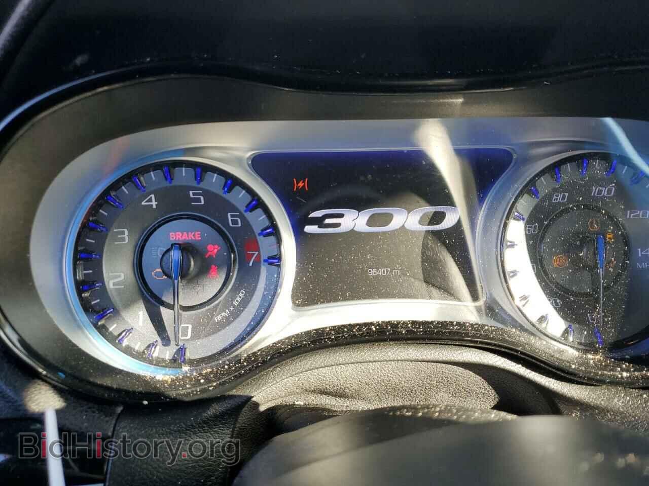 2018 CHRYSLER 300 - VIN: 2C3CCABG9JH269541 - Фото 9