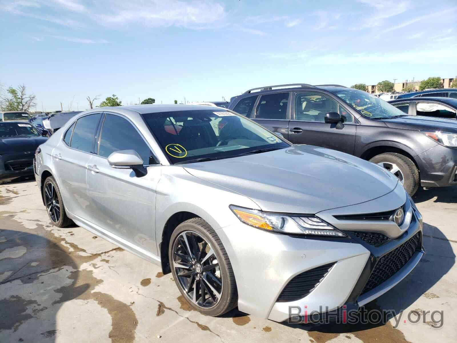 Photo 4T1B61HK1JU133861 - TOYOTA CAMRY 2018