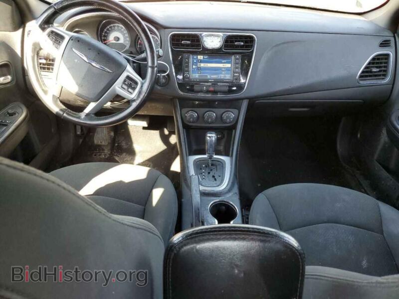 2011 Chrysler 200 (VIN 1C3BC1FBXBN602591) — photo 8 of 12