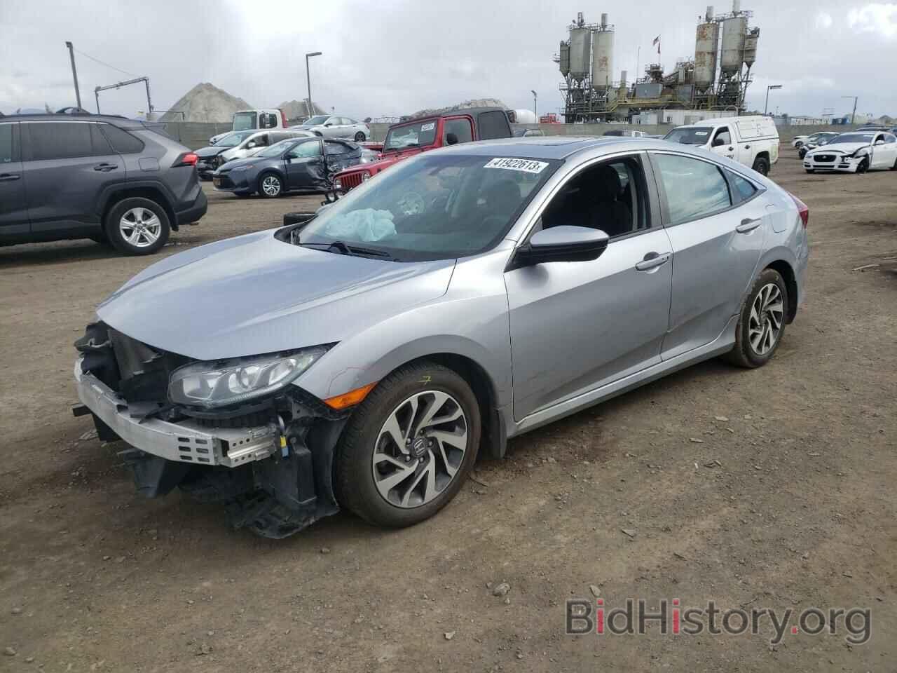 Photo 2HGFC2F76JH561299 - HONDA CIVIC 2018