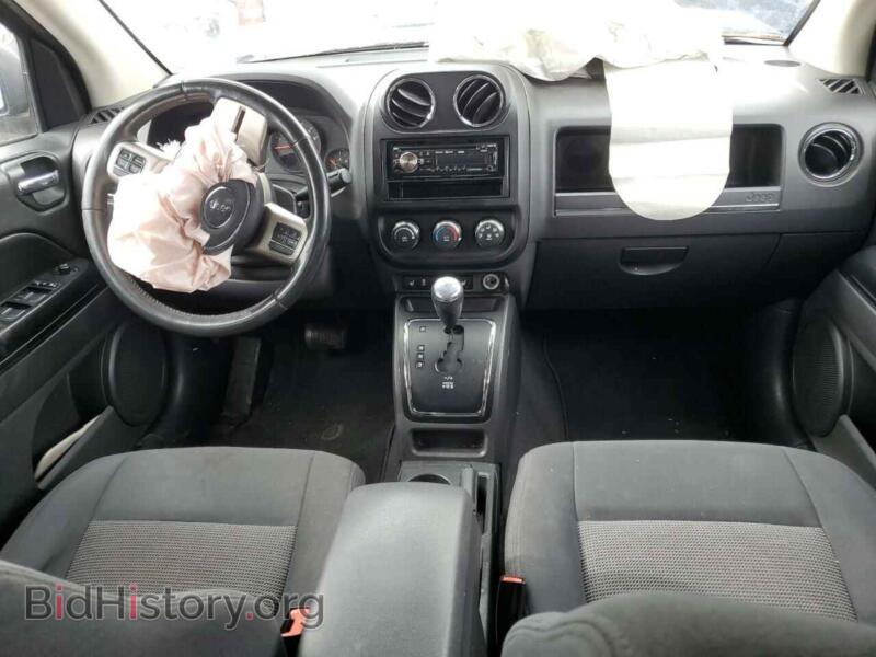 2011 Jeep COMPASS (VIN 1J4NT1FA7BD253566) — photo 8 of 12