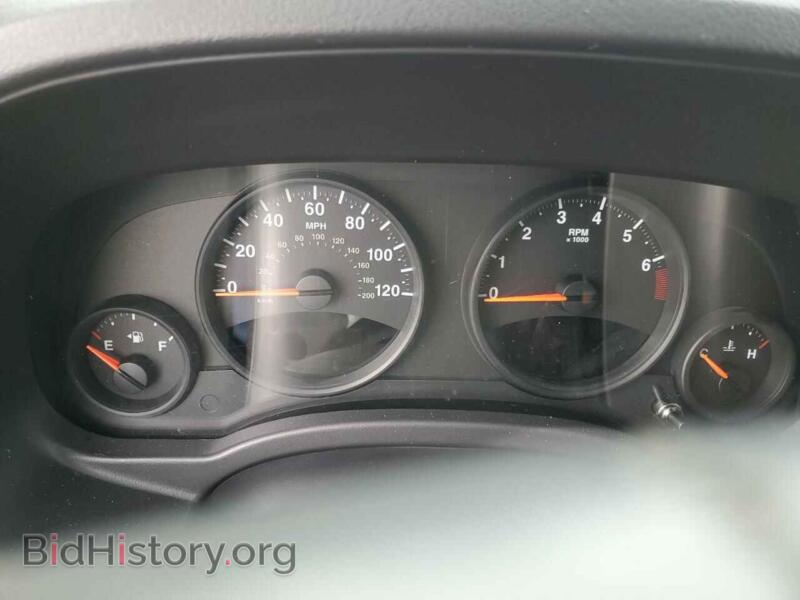 2011 Jeep COMPASS (VIN 1J4NT1FA7BD253566) — photo 9 of 12