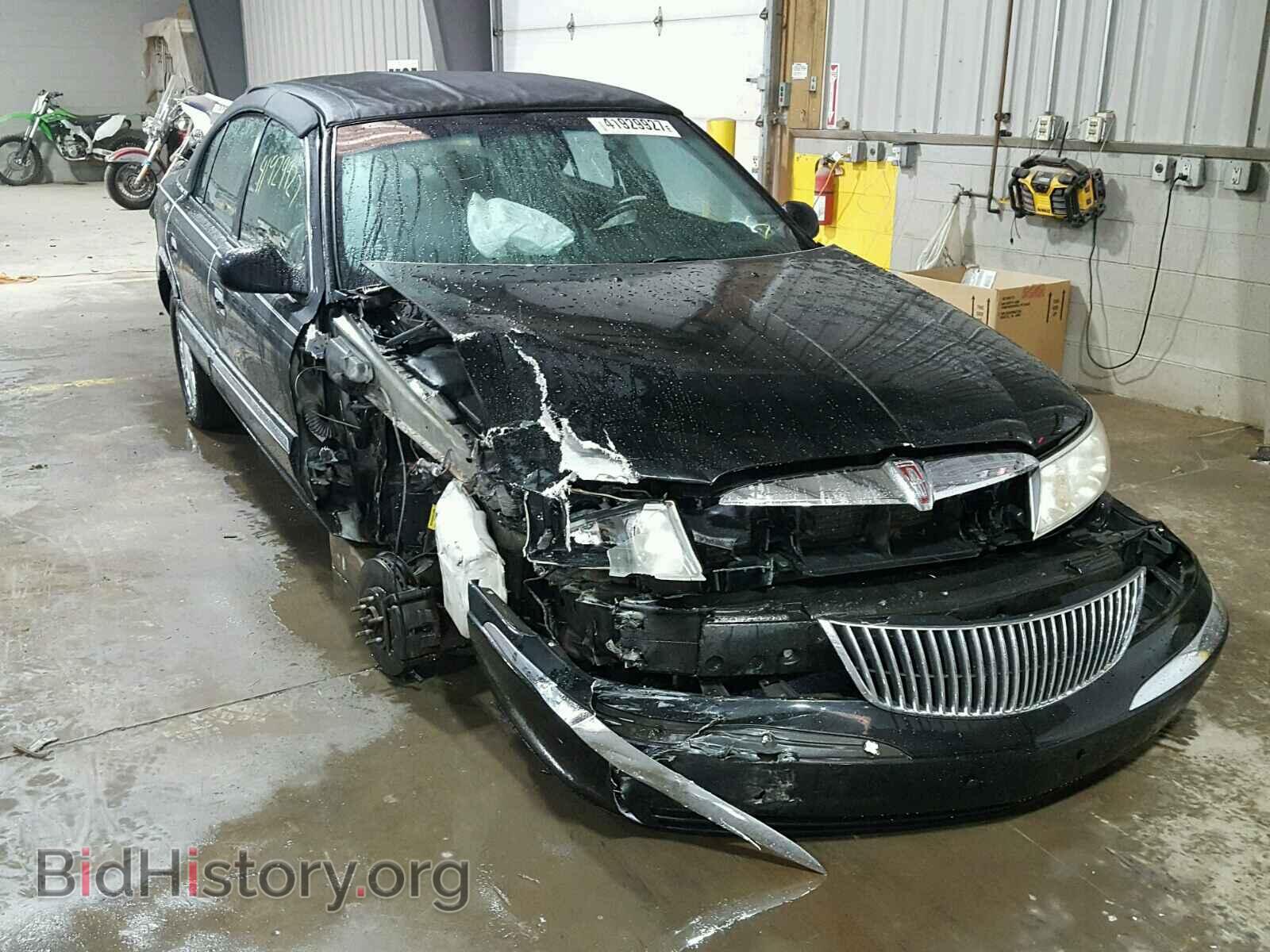 Photo 1LNHM97V81Y616220 - LINCOLN CONTINENTL 2001