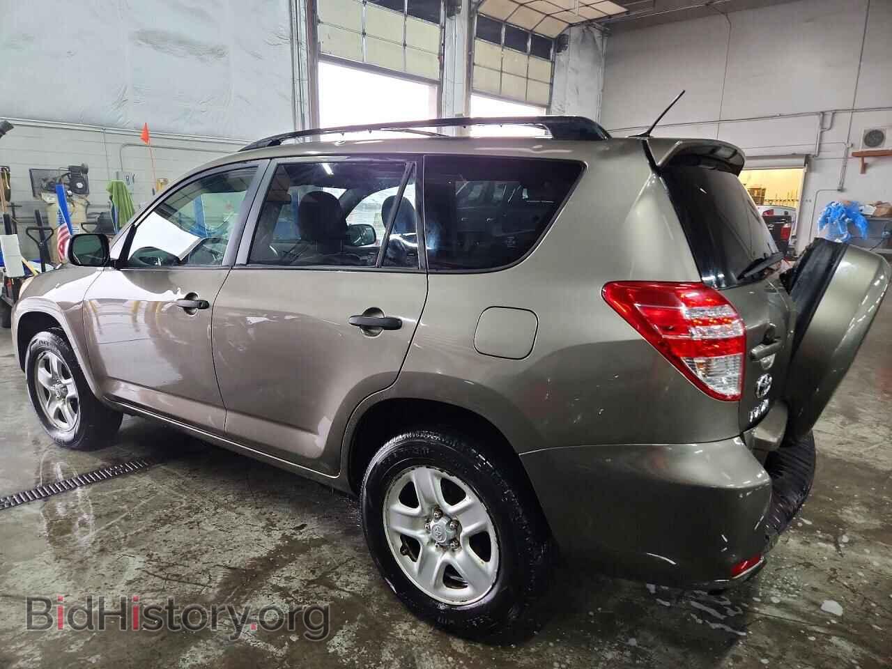 2011 TOYOTA RAV4 - VIN: JTMBF4DV4B5038566 - Фото 2
