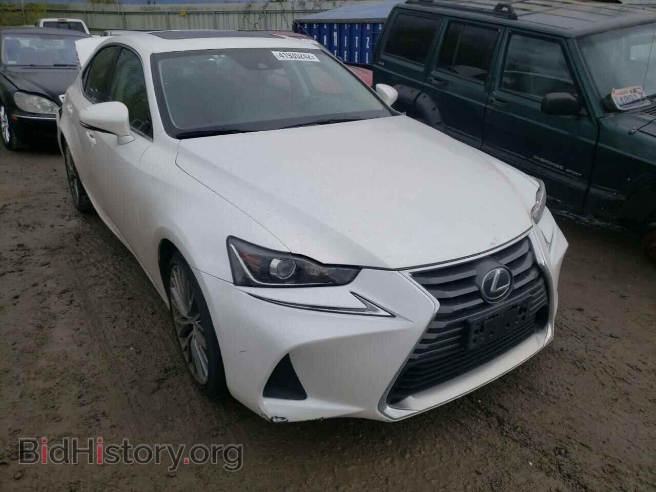 Photo JTHC81D22J5029381 - LEXUS IS 2018