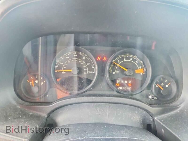 2014 Jeep COMPASS (VIN 1C4NJDBB9ED703282) — photo 9 of 13