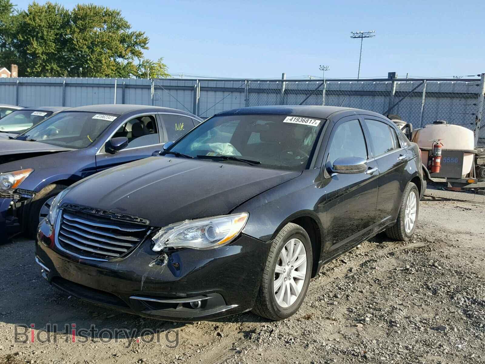 2013 CHRYSLER 200 - VIN: 1C3CCBCG8DN528715 - Фото 2